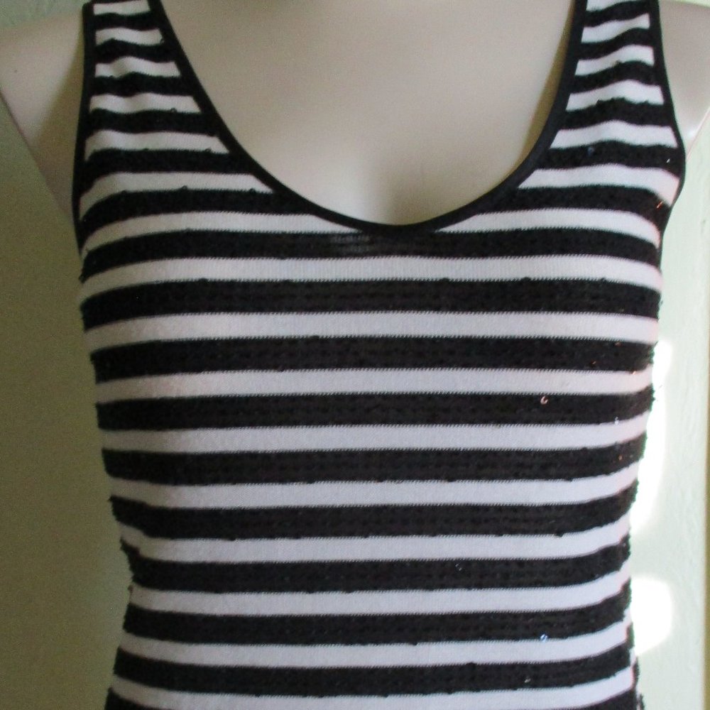 Women's Banana Republic Top Sequin Accents - Petite - Picture 2 of 9